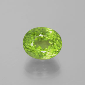 Péridot Vert moyen naturelle Coupe ovale, 5.68 ct, VS