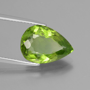 Péridot Vert éclatant naturelle En forme de poire, 5.28 ct, VS