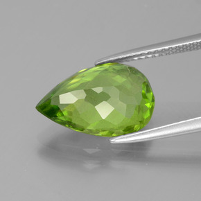 Péridot Vert éclatant naturelle En forme de poire, 5.28 ct, VS