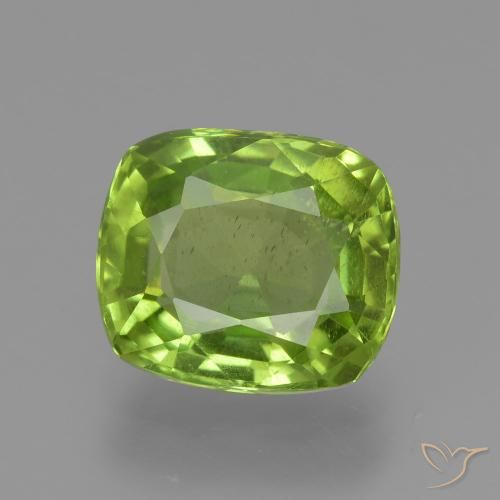 2.62ct Naturel Vert moyen Péridot, Coussin, VS