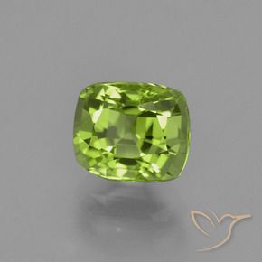 Péridot Vert moyen naturelle Coussin, 2.35 ct, VS