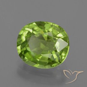 Péridot Vert éclatant naturelle ovale, 2.37 ct, VS