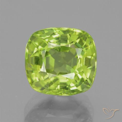 2.61ct Naturel Vert vif et léger Péridot, Coussin, VS