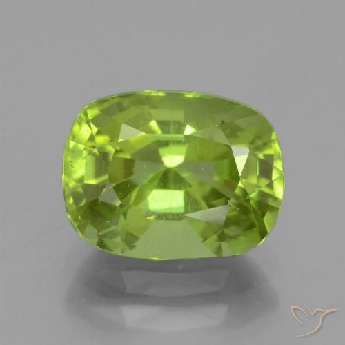 2.56ct Naturel Vert moyen Péridot, Coussin, VS
