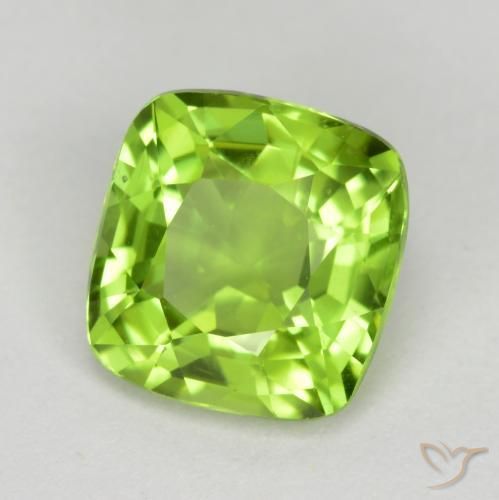 Péridot Vert moyen naturelle Coussin, 2.22 ct, VS