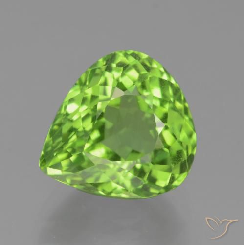 Péridot vert naturelle en forme de poire, 4,74 ct, VS