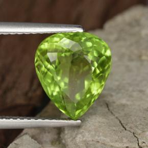 Péridot Vert moyen naturelle En forme de poire, 4.54 ct, VS