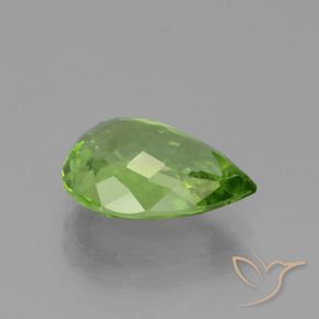 Péridot Vert moyen naturelle En forme de poire, 3.60 ct, VS