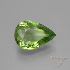 Péridot Vert moyen naturelle En forme de poire, 3.18 ct, VVS-VS
