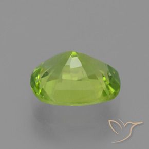Péridot Vert jaunâtre naturelle Coussin, 2.40 ct, VS-SI