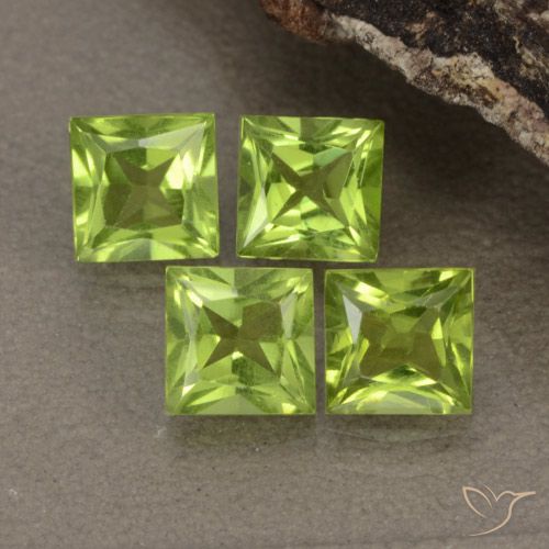 2.75ctw Naturel Vert moyen Péridot, Carré, VS