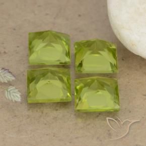 Shop natural 3.05ct Vert jaunâtre vif Péridot gems, Carré, from Chine at GemSelect. In stock, global shipping!