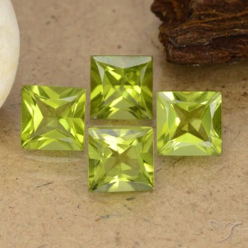 Shop natural 2.72ct Vert moyen Péridot gems, Carré, from Chine at GemSelect. In stock, global shipping!