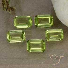 Shop natural 2.44ct Vert éclatant Péridot gems, Octogone / coupe Émeraude, from Chine at GemSelect. In stock, global shipping!