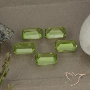 Shop natural 2.68ct Vert moyen Péridot gems, Octogone / coupe Émeraude, from Chine at GemSelect. In stock, global shipping!