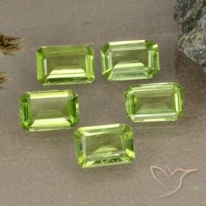 Shop natural 2.45ct Vert éclatant Péridot gems, Octogone / coupe Émeraude, from Chine at GemSelect. In stock, global shipping!
