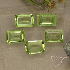 Shop natural 2.02ct Vert vif et léger Péridot gems, Octogone / coupe Émeraude, from Chine at GemSelect. In stock, global shipping!