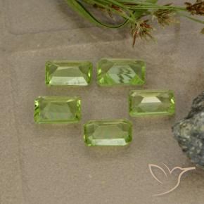 Shop natural 2.02ct Vert vif et léger Péridot gems, Octogone / coupe Émeraude, from Chine at GemSelect. In stock, global shipping!