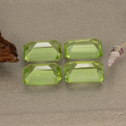 Shop natural 2.70ct Vert moyen Péridot gems, Octogone / coupe Émeraude, from Chine at GemSelect. In stock, global shipping!