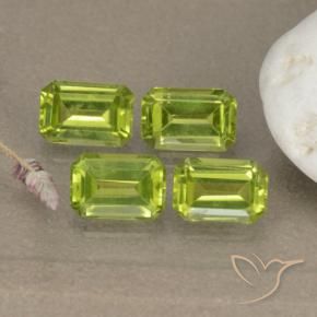 Shop natural 2.56ct Vert moyen Péridot gems, Octogone / coupe Émeraude, from Chine at GemSelect. In stock, global shipping!