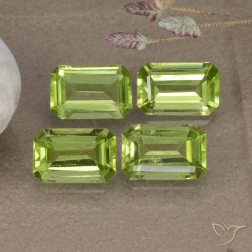 2.02ctw Naturel Vert moyen Péridot, Taille émeraude, VVS-VS