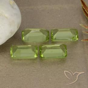 Shop natural 1.89ct Vert moyen Péridot gems, Octogone / coupe Émeraude, from Chine at GemSelect. In stock, global shipping!
