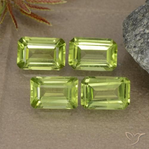 Shop natural 2.56ct Vert éclatant Péridot gems, Octogone / coupe Émeraude, from Chine at GemSelect. In stock, global shipping!