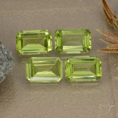 Shop natural 2.43ct Vert éclatant Péridot gems, Octogone / coupe Émeraude, from Chine at GemSelect. In stock, global shipping!