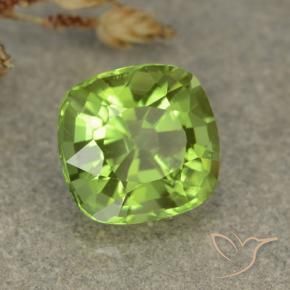Péridot Vert moyen naturelle Coussin, 2.40 ct, VVS-VS