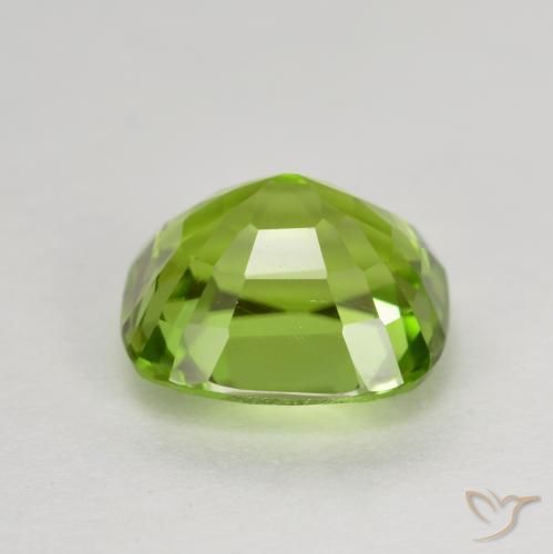 Péridot Vert moyen naturelle Coussin, 2.35 ct, VS