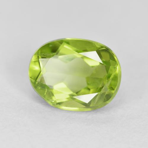 Péridot Vert jaunâtre naturelle ovale, 1.36 ct, VS