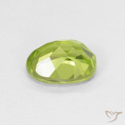 Péridot Vert vif et léger naturelle ovale, 1.30 ct, VS