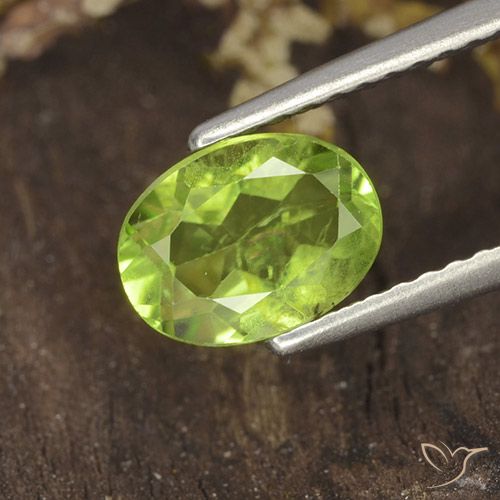 1.38ct Naturel Vert moyen Péridot, ovale, VS