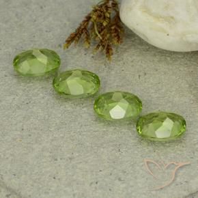 Shop natural 5.57ct Vert vif et léger Péridot gems, ovale, from Chine at GemSelect. In stock, global shipping!
