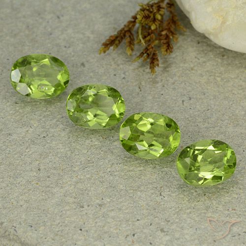 5.53ctw Naturel Vert éclatant Péridot, ovale, VS