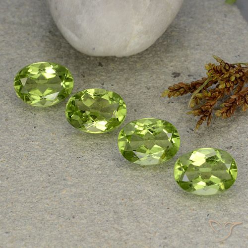 5.34ctw Naturel Vert éclatant Péridot, ovale, VS