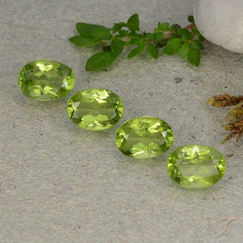 5.16ctw Naturel Vert moyen Péridot, ovale, VS
