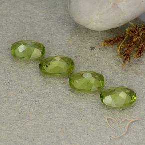 Shop natural 4.92ct Vert moyen Péridot gems, ovale, from Chine at GemSelect. In stock, global shipping!