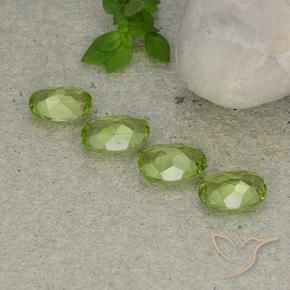 Shop natural 4.40ct Vert vif et léger Péridot gems, ovale, from Chine at GemSelect. In stock, global shipping!