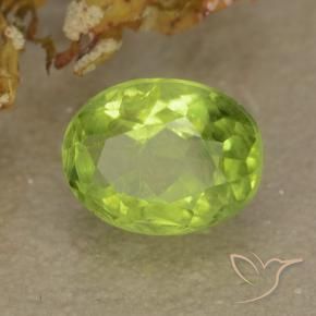 Péridot Vert vif et léger naturelle ovale, 1.15 ct, VS