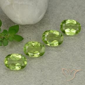 Shop natural 4.79ct Vert moyen Péridot gems, ovale, from Chine at GemSelect. In stock, global shipping!