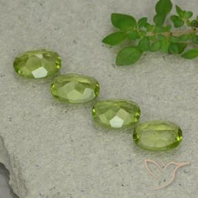 Shop natural 4.56ct Vert éclatant Péridot gems, ovale, from Chine at GemSelect. In stock, global shipping!