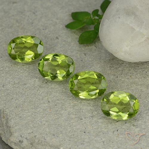 4.90ctw Naturel Vert éclatant Péridot, ovale, VS