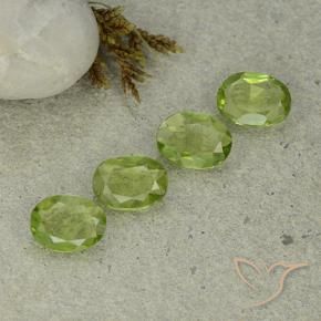 Shop natural 3.92ct Vert vif et léger Péridot gems, ovale, from Chine at GemSelect. In stock, global shipping!