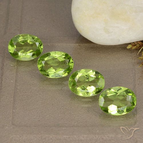 Shop natural 5.07ct Vert éclatant Péridot gems, ovale, from Chine at GemSelect. In stock, global shipping!