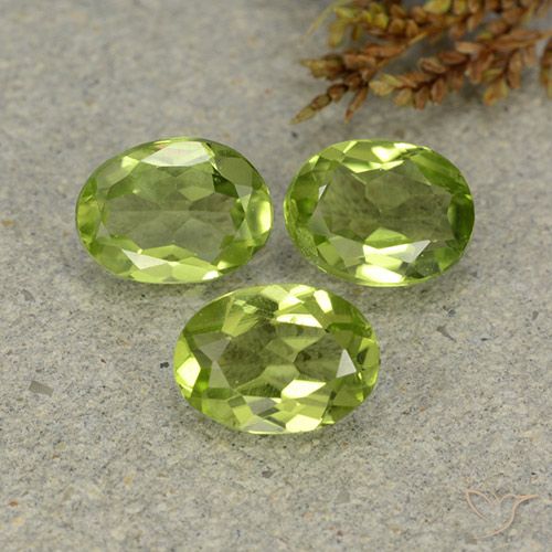 2.91ctw Naturel Vert éclatant Péridot, ovale, VS