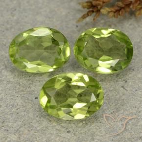 Shop natural 2.91ct Vert éclatant Péridot gems, ovale, from Chine at GemSelect. In stock, global shipping!
