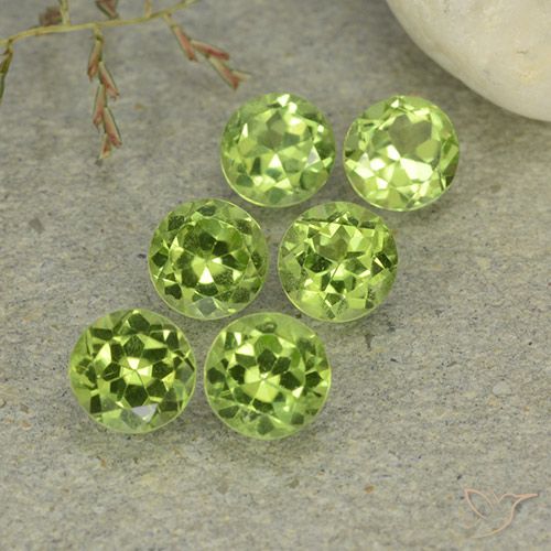 3.09ctw Naturel Vert éclatant Péridot, Tour, VVS-VS
