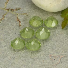 Shop natural 3.09ct Vert moyen-léger Péridot gems, Tour, from Chine at GemSelect. In stock, global shipping!