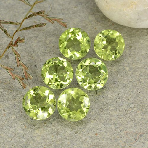 2.65ctw Naturel Vert jaunâtre Péridot, Tour, VVS-VS